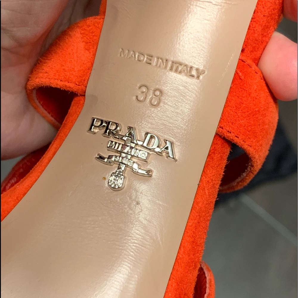 Prada heels - Picture 4 of 5
